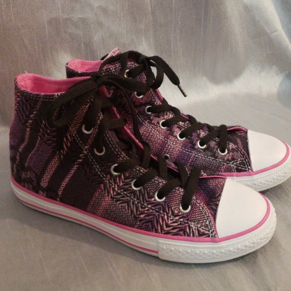 Converse High Top Sneakers Size 5